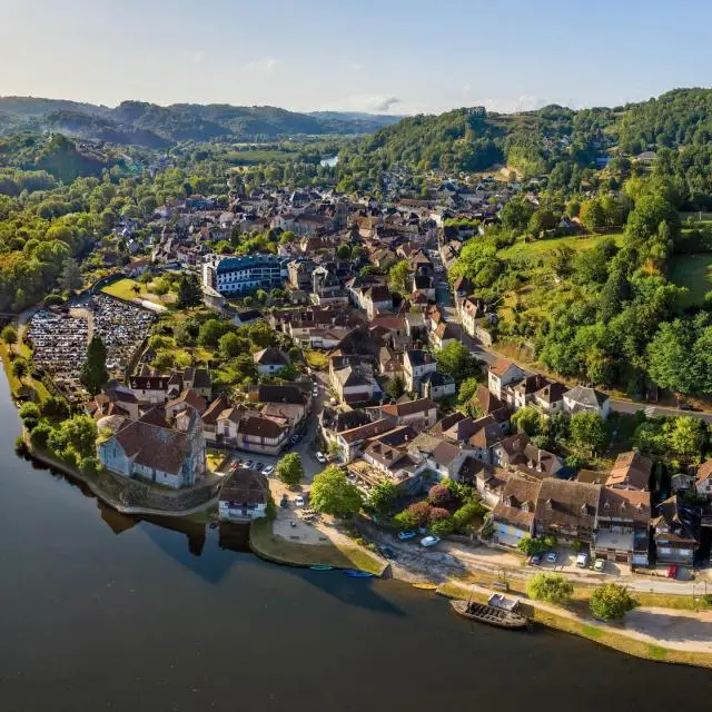 Vue aérienne de Beaulieu sur Dordogne